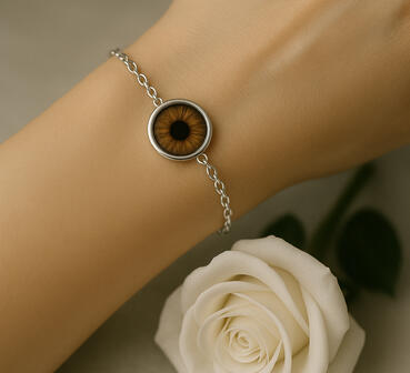 built in necklace with zircon